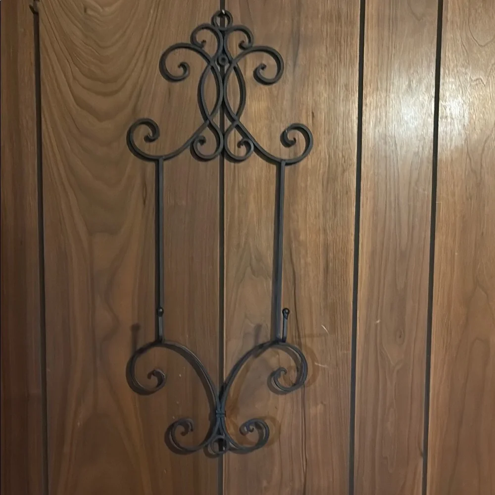 Black Scrollwork Wall Plate Rack